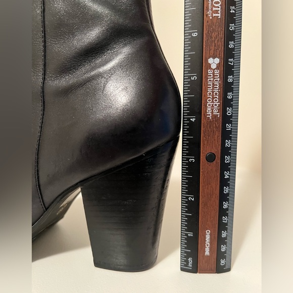 Women’s black boots - Picture 4 of 6